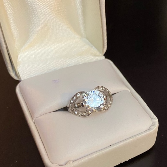 Vintage 925 Sterling Silver Cubic Zirconia ring - Picture 2 of 9